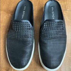 Via Spiga black leather mules slip and slide sneaker slides size 7